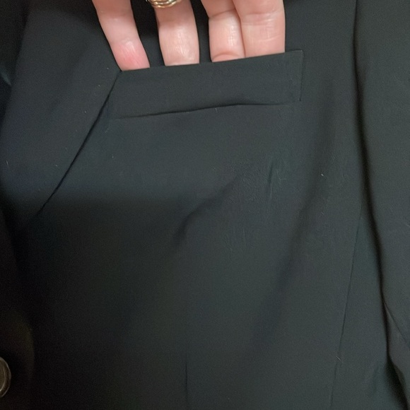 Banana Republic size 4 Black Fitted Stretch Two Button Blazer with Pockets - Picture 8 of 12